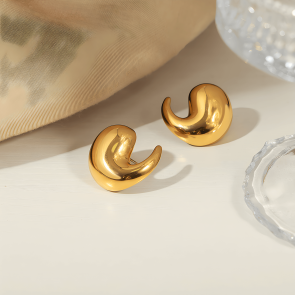 Fashionable and simple geometric shaped earrings