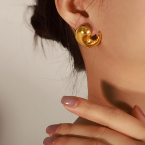 Fashionable and simple geometric shaped earrings