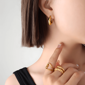 Versatile niche C-shaped design earrings