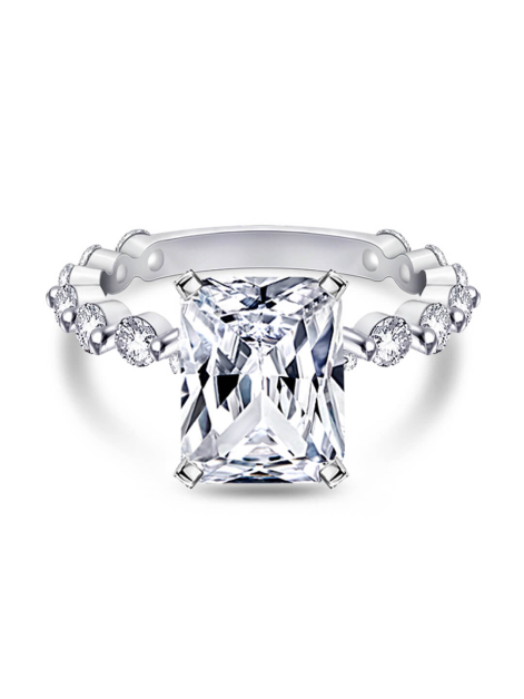 Radiant Cut Moissanite Engagement Ring 
