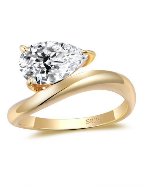 Customizable pear-cut moissanite ring