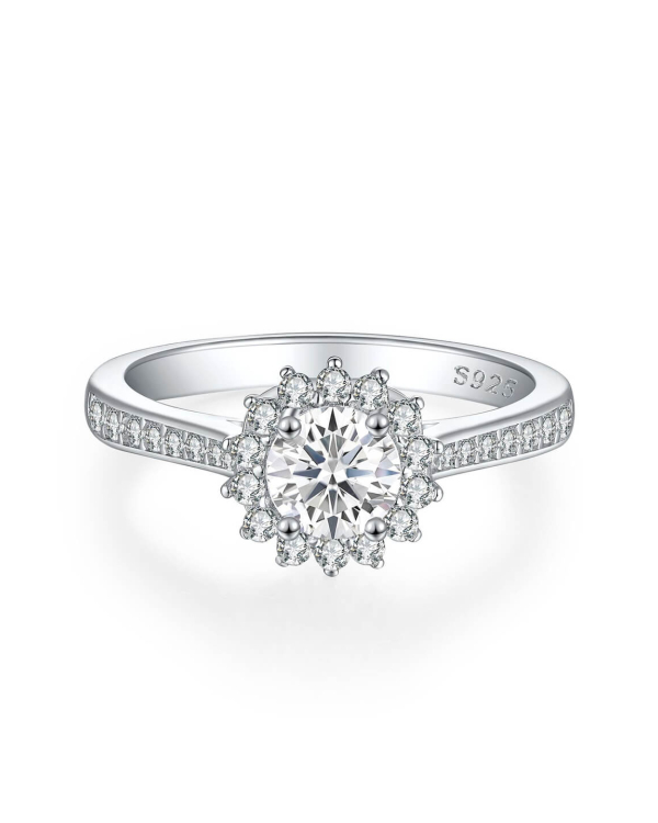 Round Cut Moissanite Ring For Women