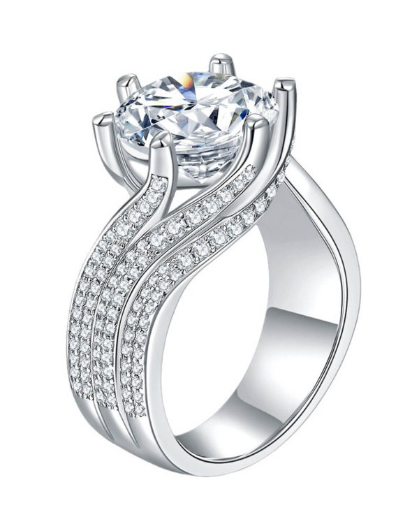 Round Cut Moissanite Classic Ring For Women 